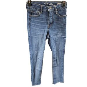 Old Navy Rockstar Super‎ Skinny High Rise Jeans Distressed Hem